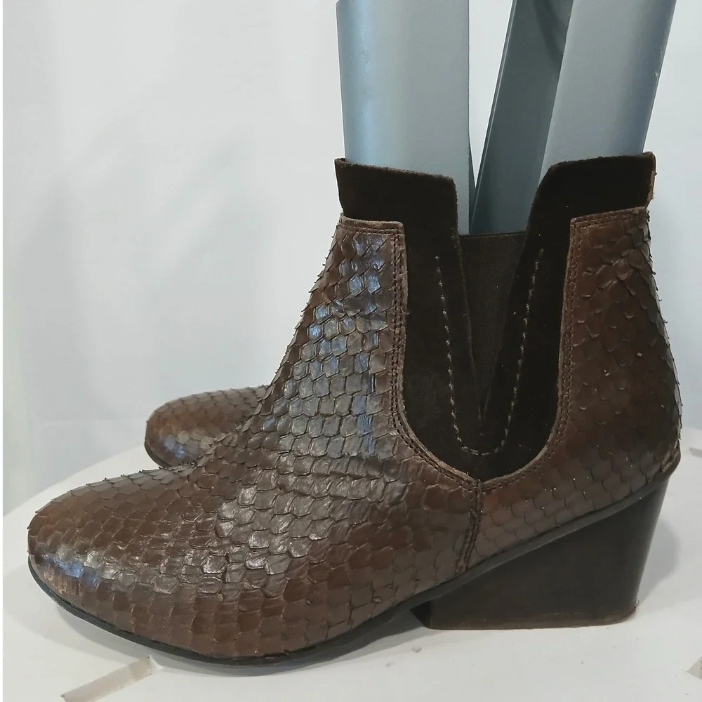 Sesto‎ Meucci Womens Sz 6M Brown Snakeskin Embossed Genuine Leather Ankle Boots